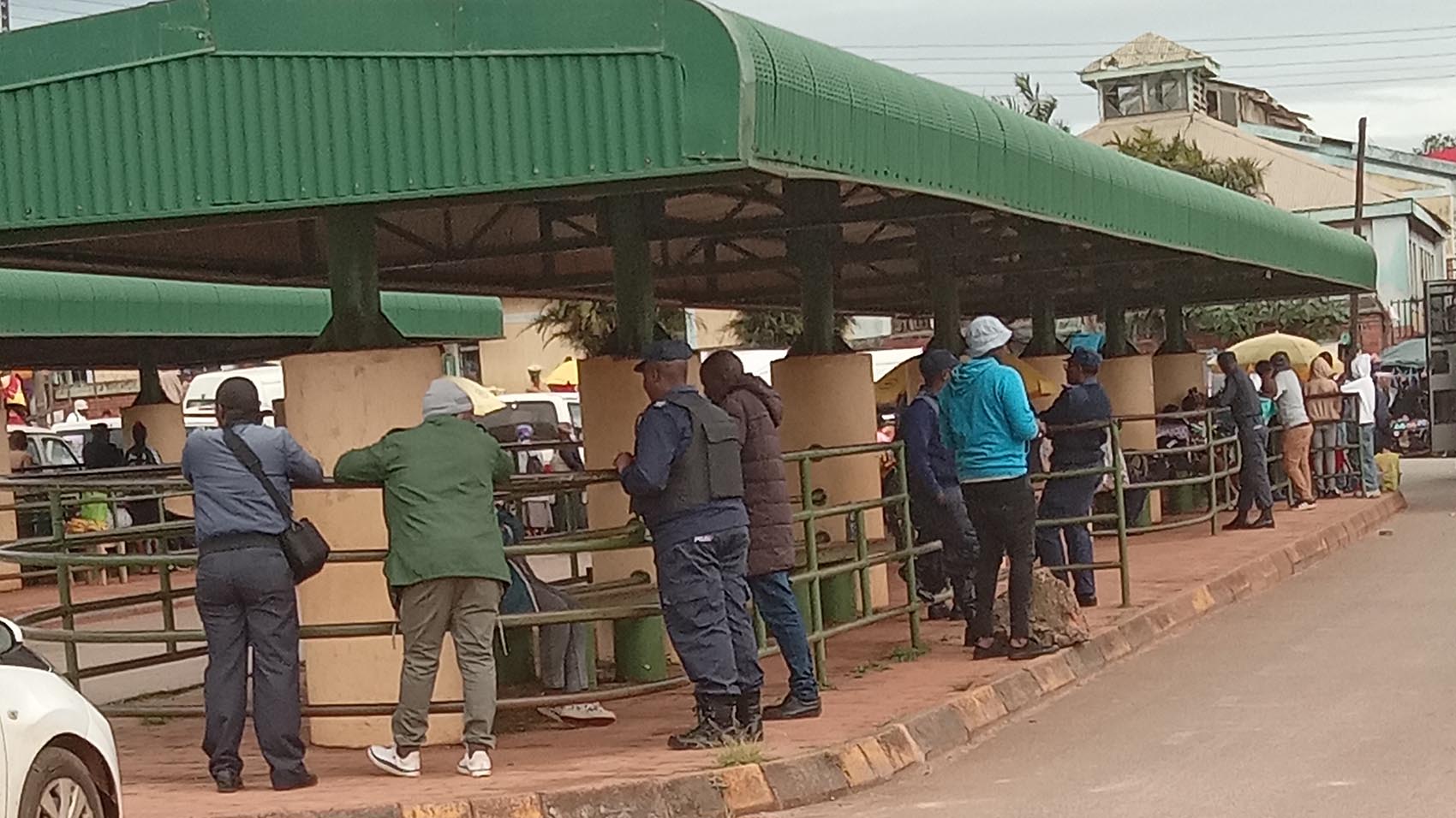 Following Thursday’s late night court ruling preventing TUCOSWA from celebrating May Day in Hlatikhulu, uniformed and plain-clothed police officers were deployed around Manzini and Mbabane, to ensure no one goes against the ruling.